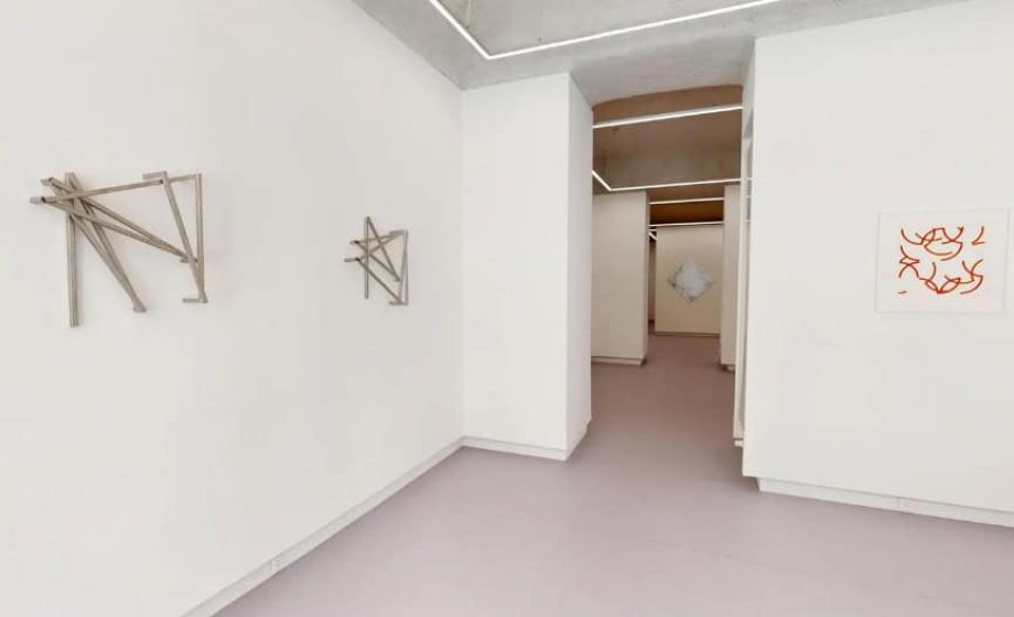 Exposition François Morellet à la galerie Oniris : L&rsquo;héritage ludique d&rsquo;un artiste obsédé par la géométrie