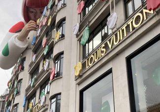 Yayoi Kusama devient un robot pour Louis Vuitton