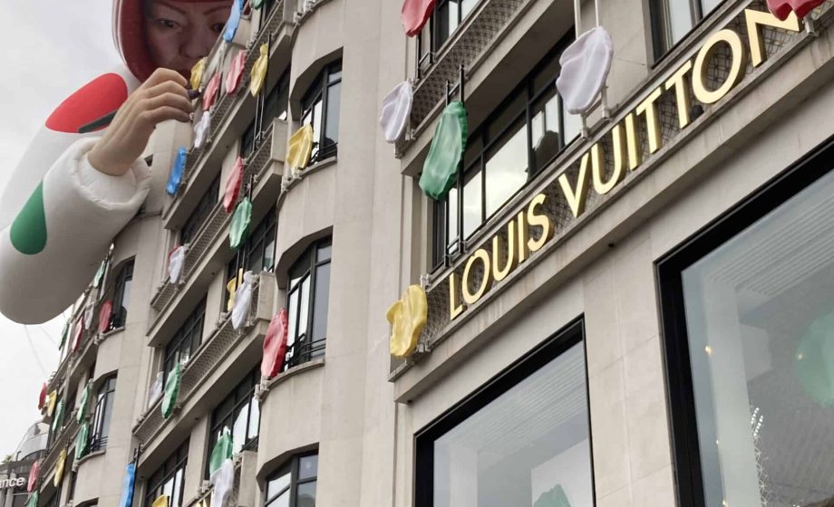 Yayoi Kusama devient un robot pour Louis Vuitton