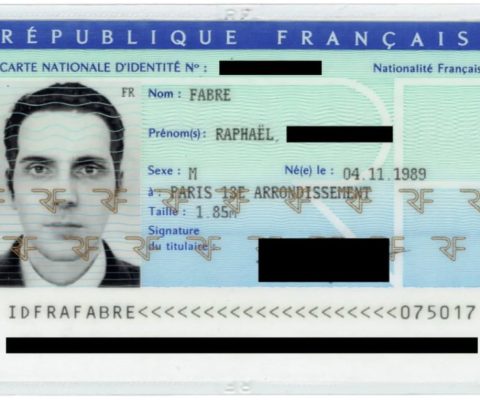 CNI : Occlusion Ambiante, ou la carte d’identité et le paradoxe du portrait